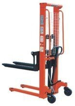 Wózek podnośnikowy ręczny z widłami regulowanymi oraz dodatkowa pompą nożną (udźwig: 2000 kg, min./max. wysokość wideł: 95/1600 mm) 00543621